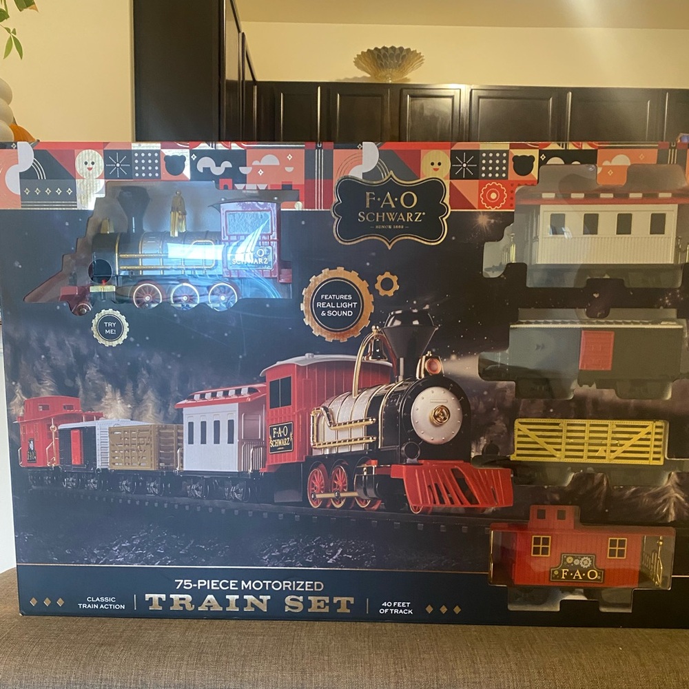 75 pieces Motorized Train Set 40ft of track